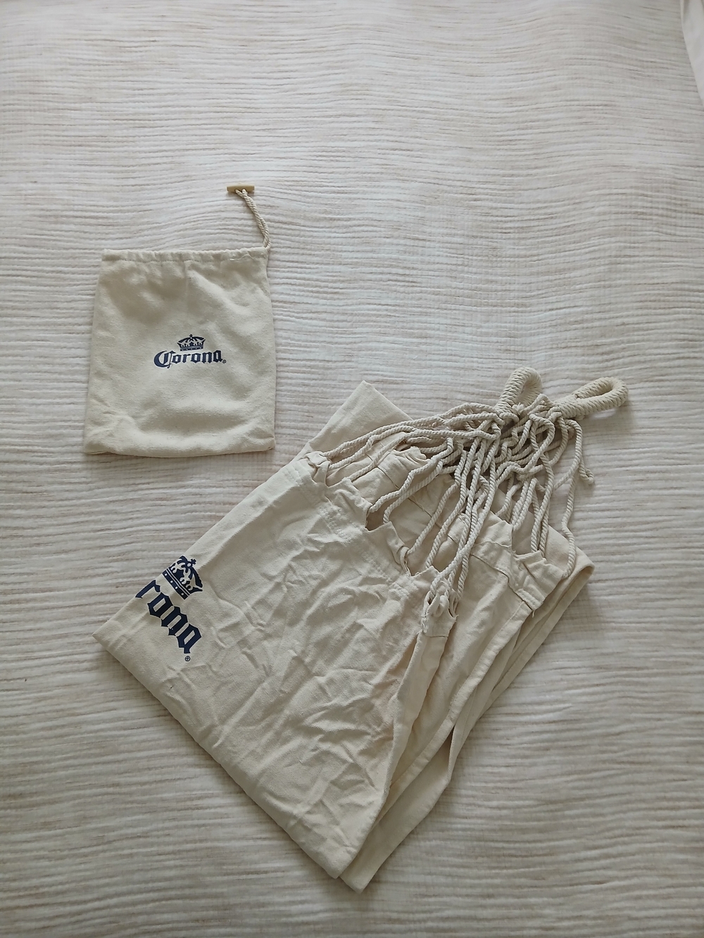 (2/20$)Corona Cream Drawstring Tote Bag with Small Pouch